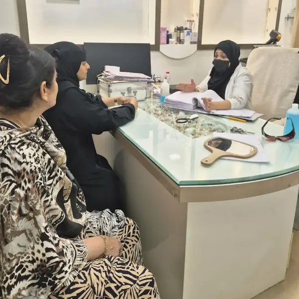 Dr Abida Khan