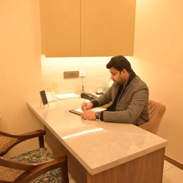 Dr Ashish Bansal