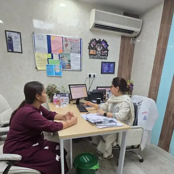 Dr Hena Dhingra