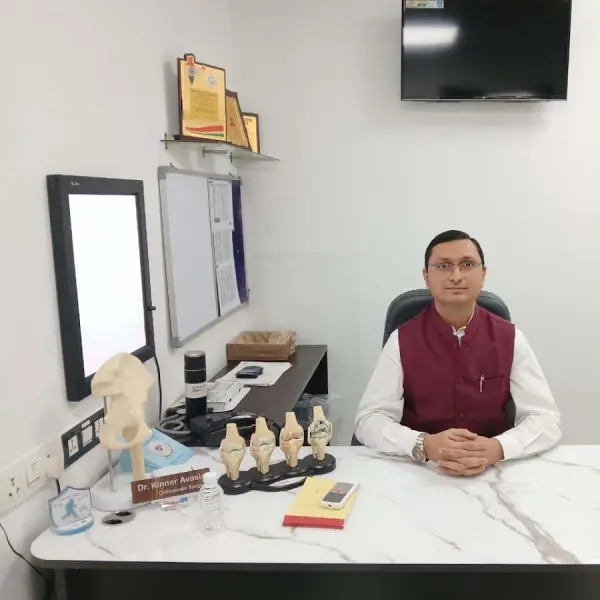 Dr Kinner M Avashia