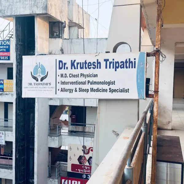 Dr Krutesh Tripathi