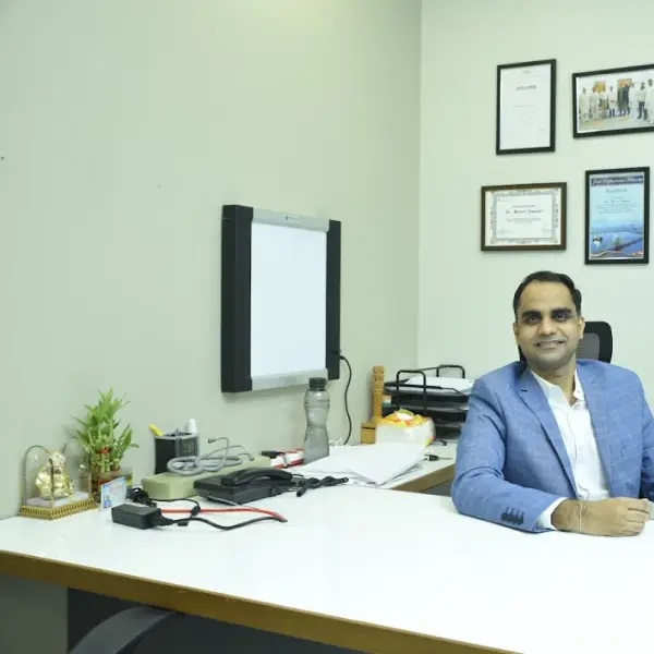 Dr Manish Diwakar