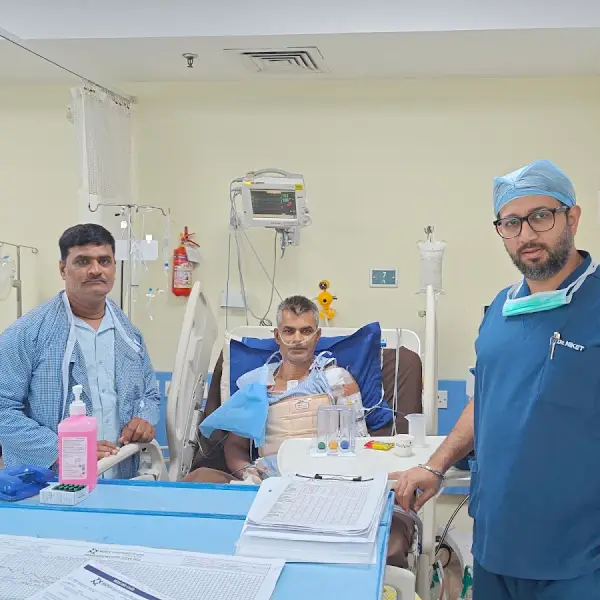Dr Niket Arora
