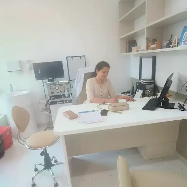 Dr Nikita