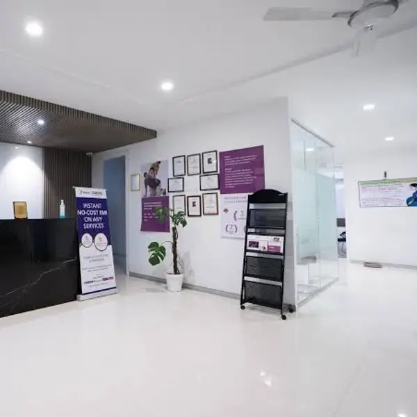 Dr Parinaaz Parhar