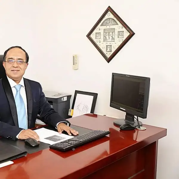 Dr Prateek Bhatnagar