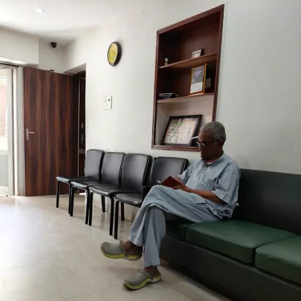 Dr Rajeev Sarwal