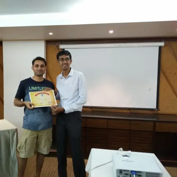 Dr Roshan Sakpal