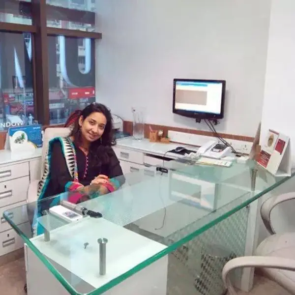 Dr Roshani Desai