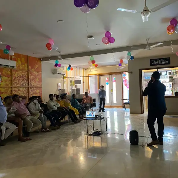 Dr Vaibhav Singhal