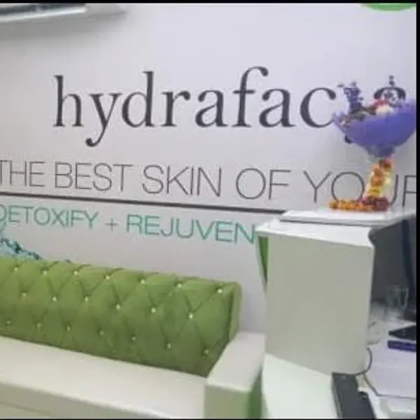 La Fameux Derma Hair, Laser & Skin Specialist