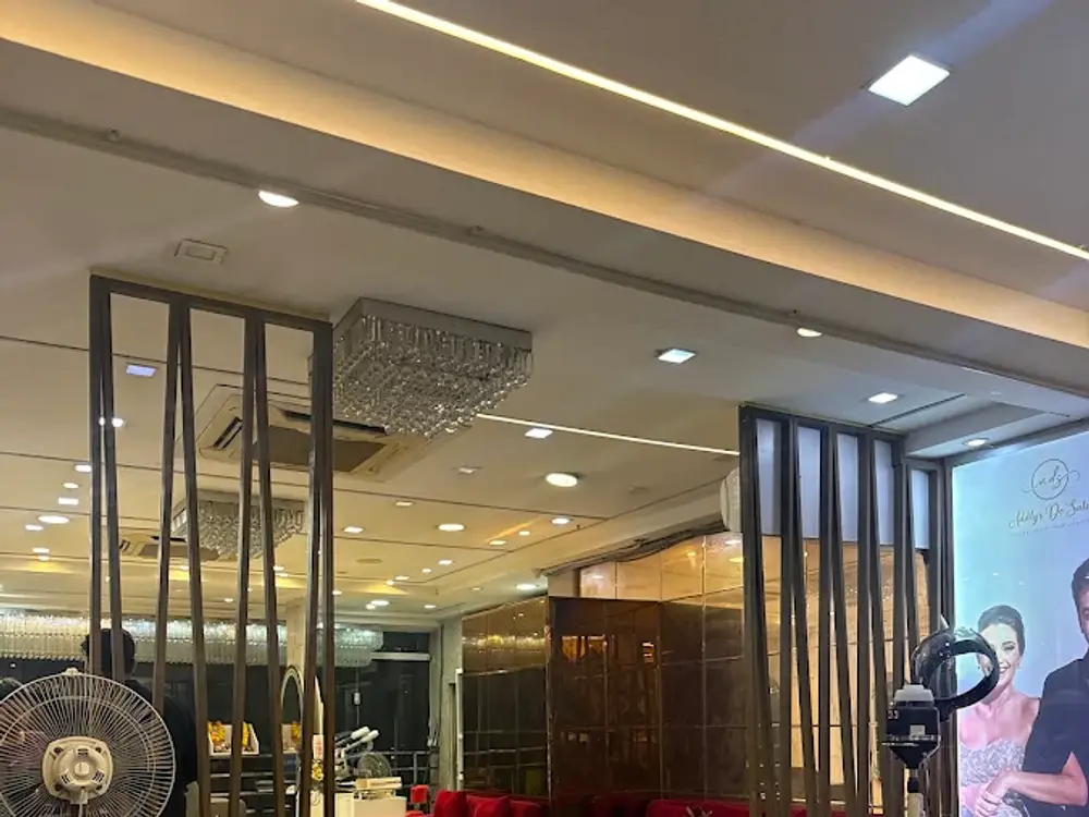 Addly's De Salon, Sector 18, Noida