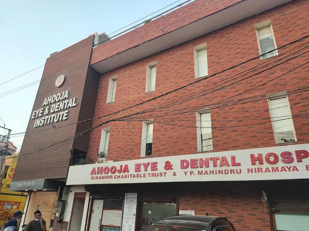 Ahooja Eye & Dental Institute, Sector 6, Gurgaon