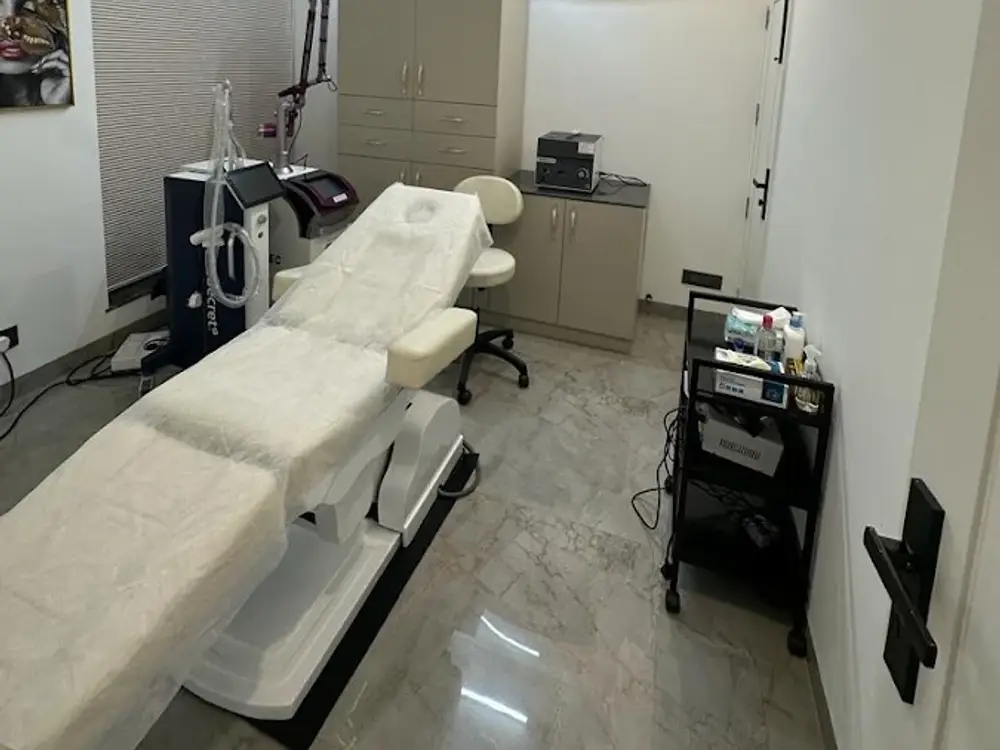 Airine Skin Care Clinic, Sector 44, Chandigarh