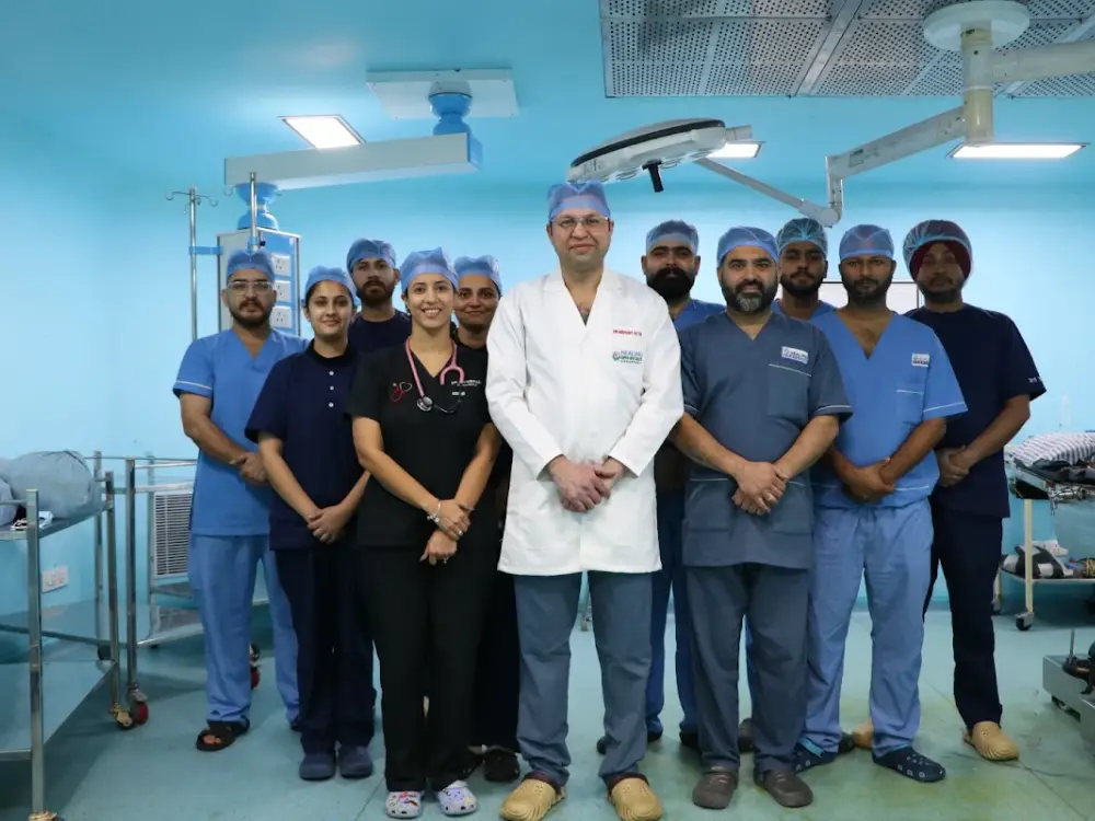 Healing's Advanced Knee & Spine Center, Sector 34, Chandigarh