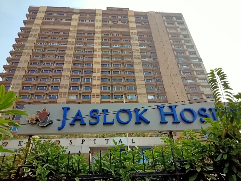 Jaslok Hospital & Research Centre, Cumballa Hill, Mumbai