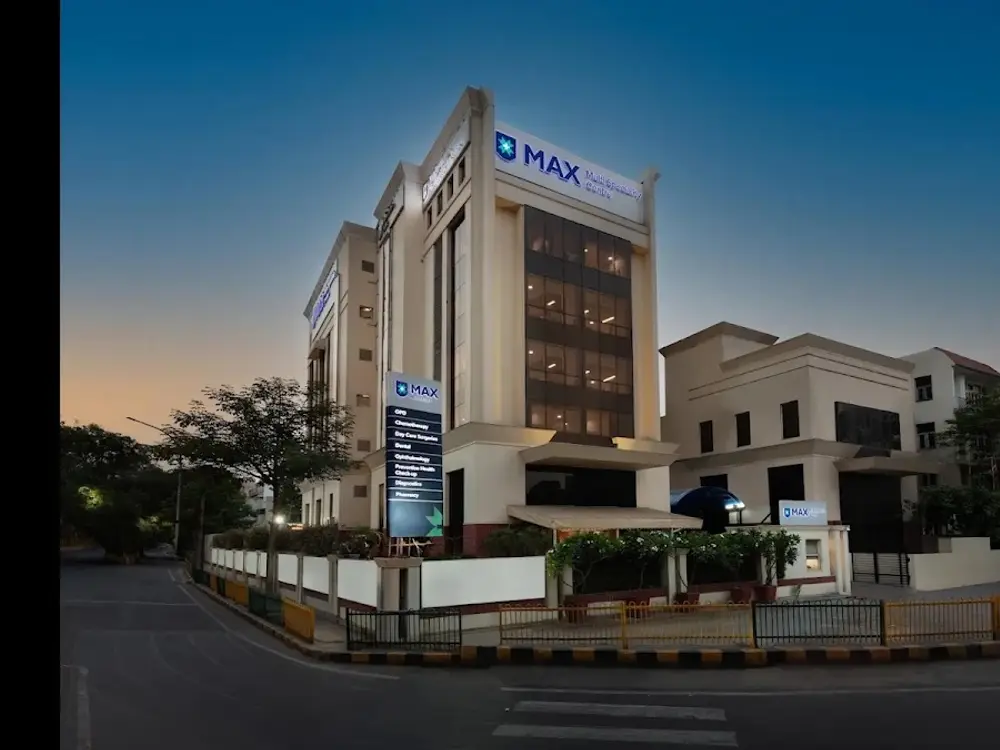 Max Eye Hospital, Sector 19, Noida