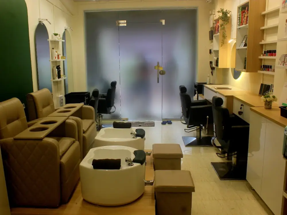 Seema's Hair & Skin Clinique, Borivali West, Mumbai