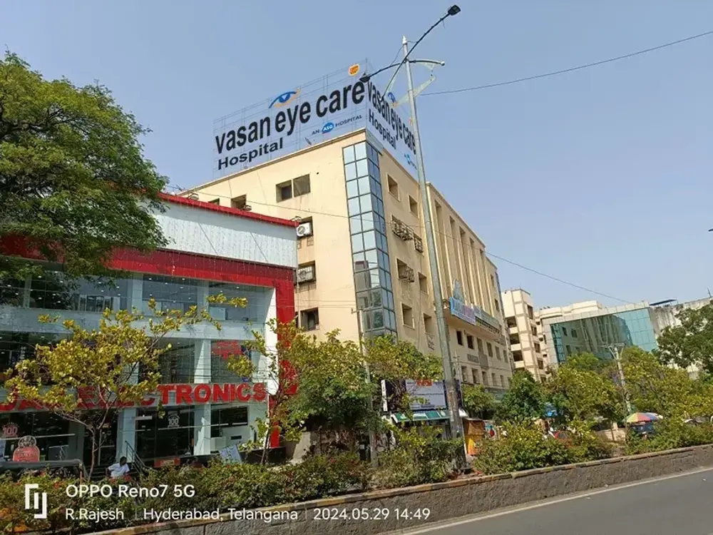 Vasan Eye Hospital, Himayatnagar, Hyderabad